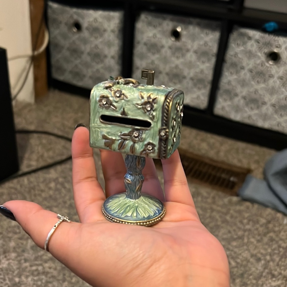Cute little mailbox decor